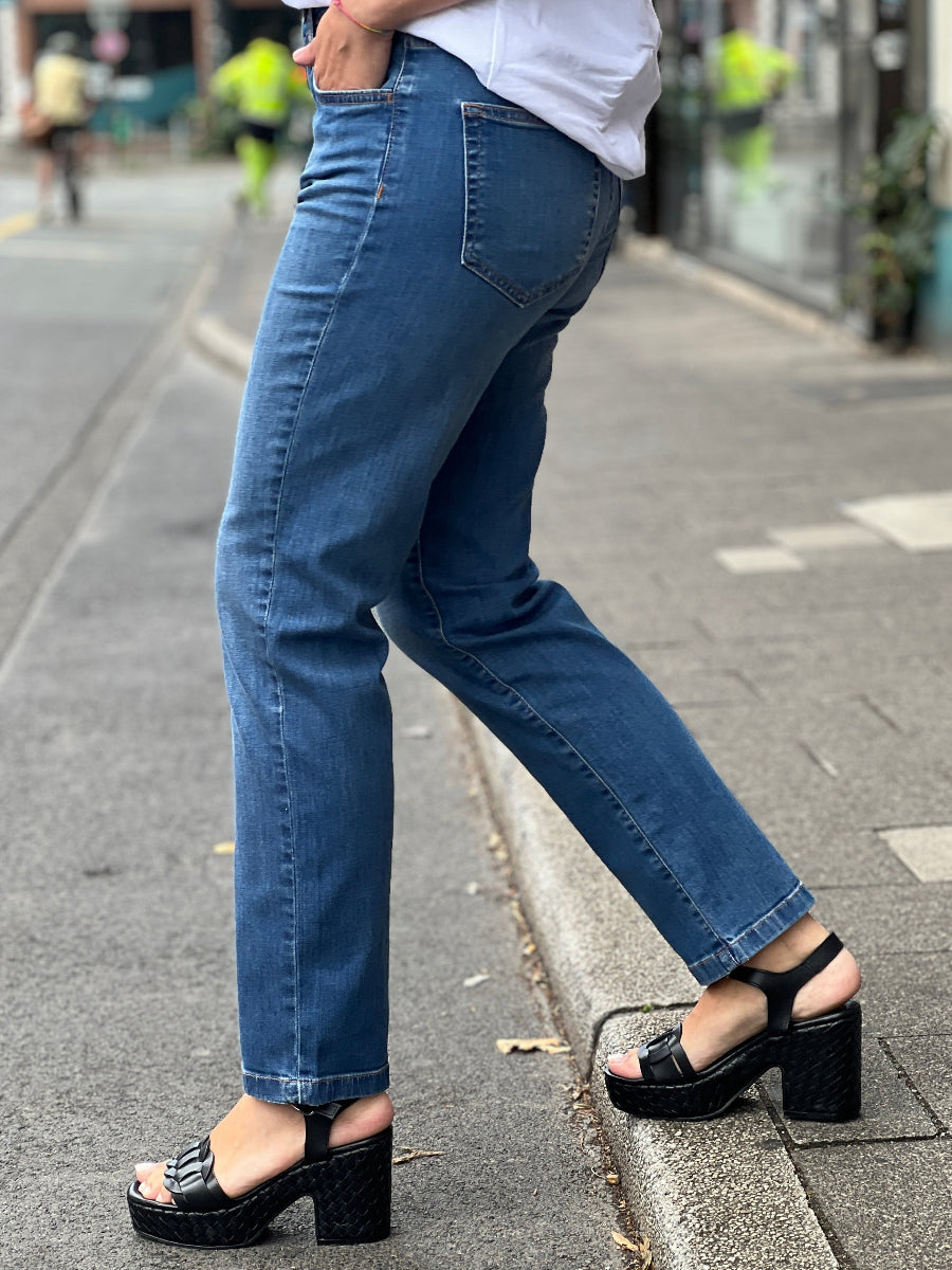surkana-jeans-straight-no129-concept-store-duesseldorf
