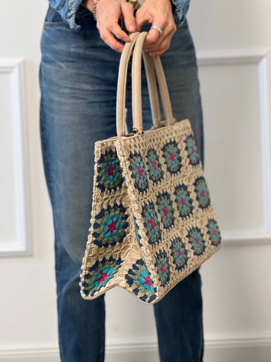 shopper-book-tote-crochet-no-129-concept-store-duesseldorf