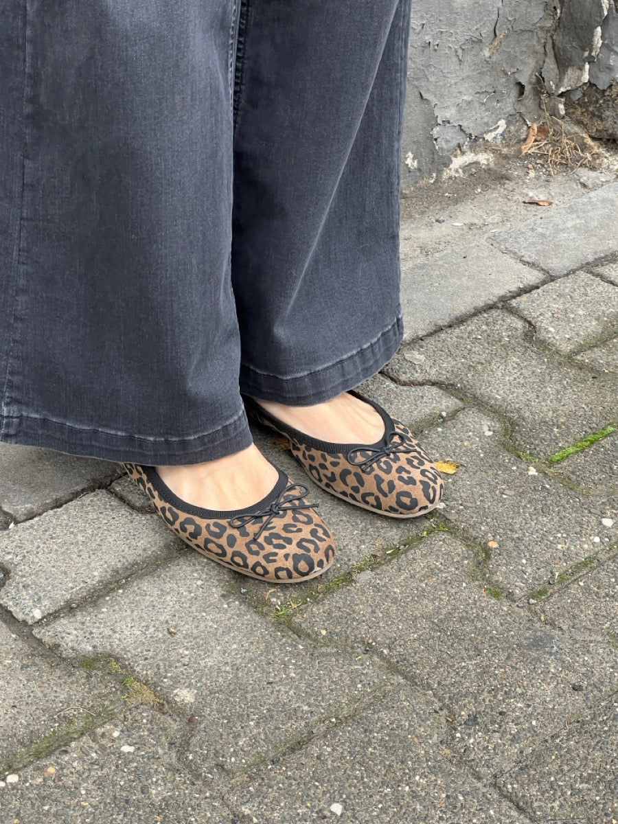 sofie-schnoor-ballerina-leopard-no129-concept-store-duesseldorf