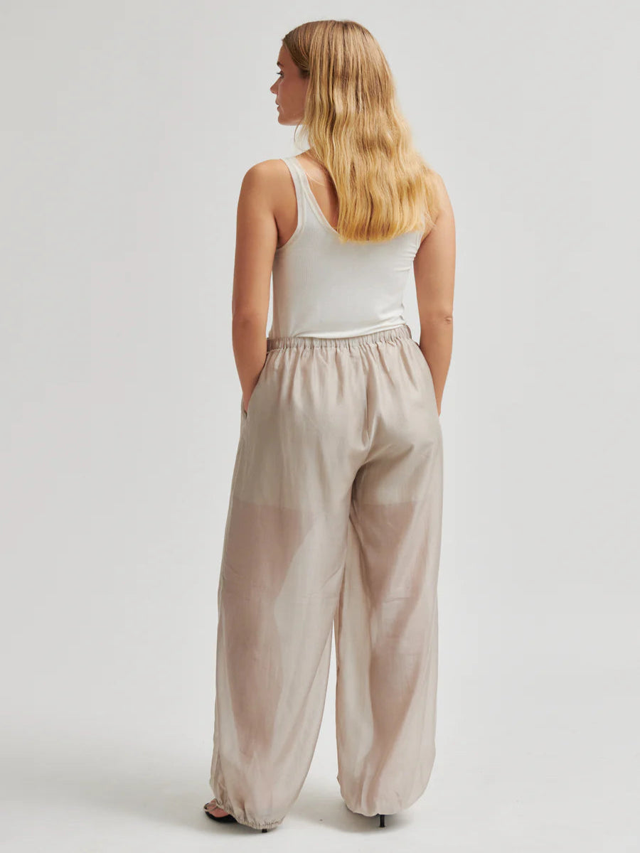Second Female Hose Hidie