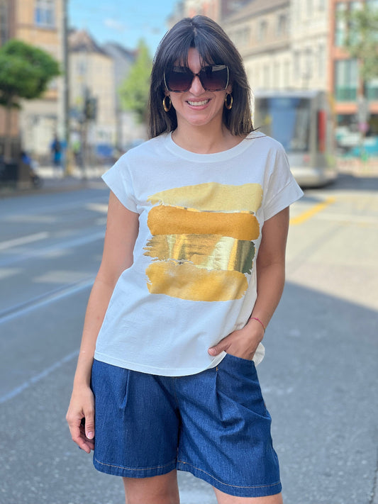 shirt-painted-gold-by-n-129-concept-store-duesseldorf