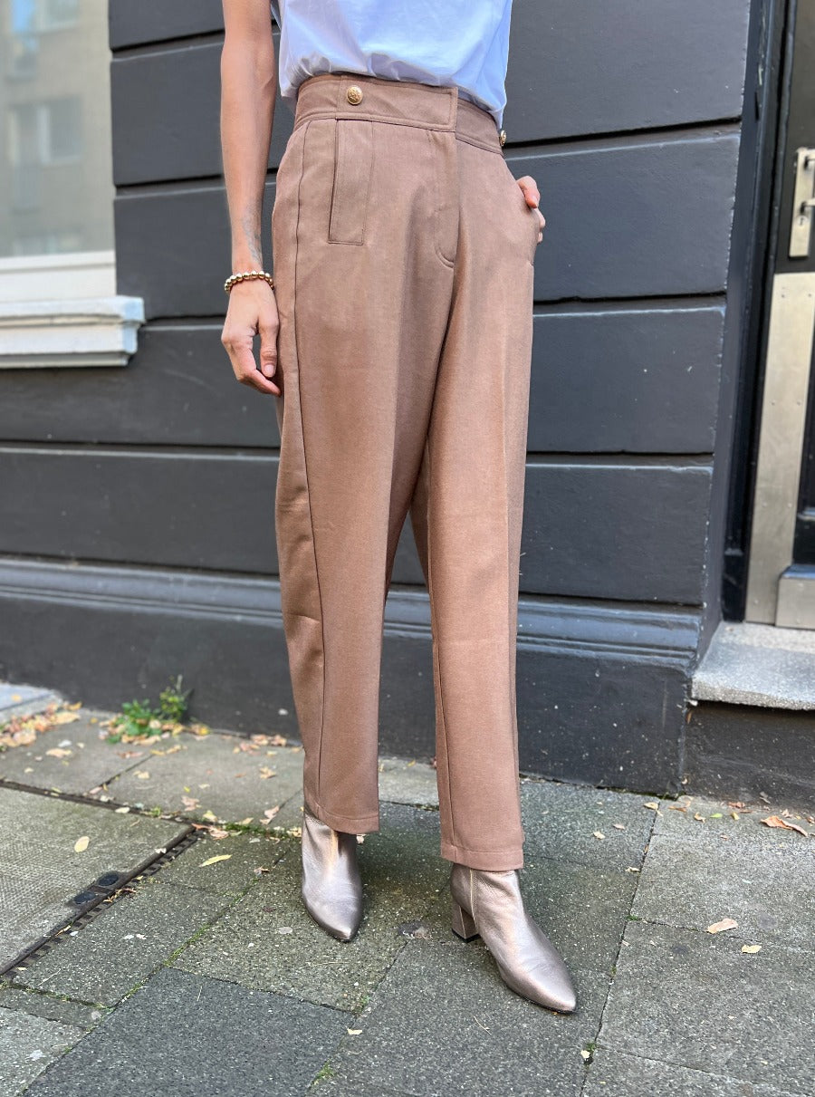 hose-emilia-by-n-129-concept-store-duesseldorf